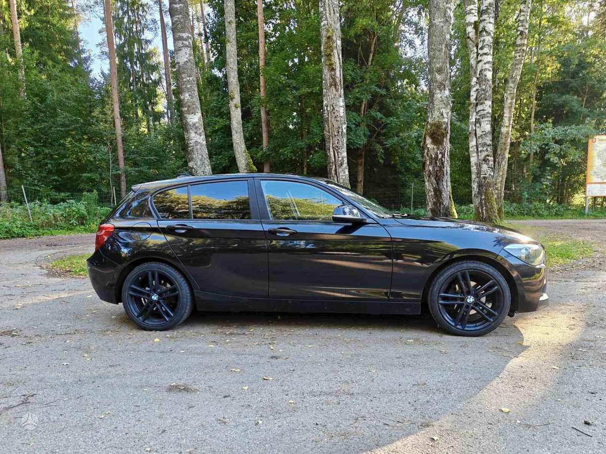BMW 116, 2.0 l., hatchback