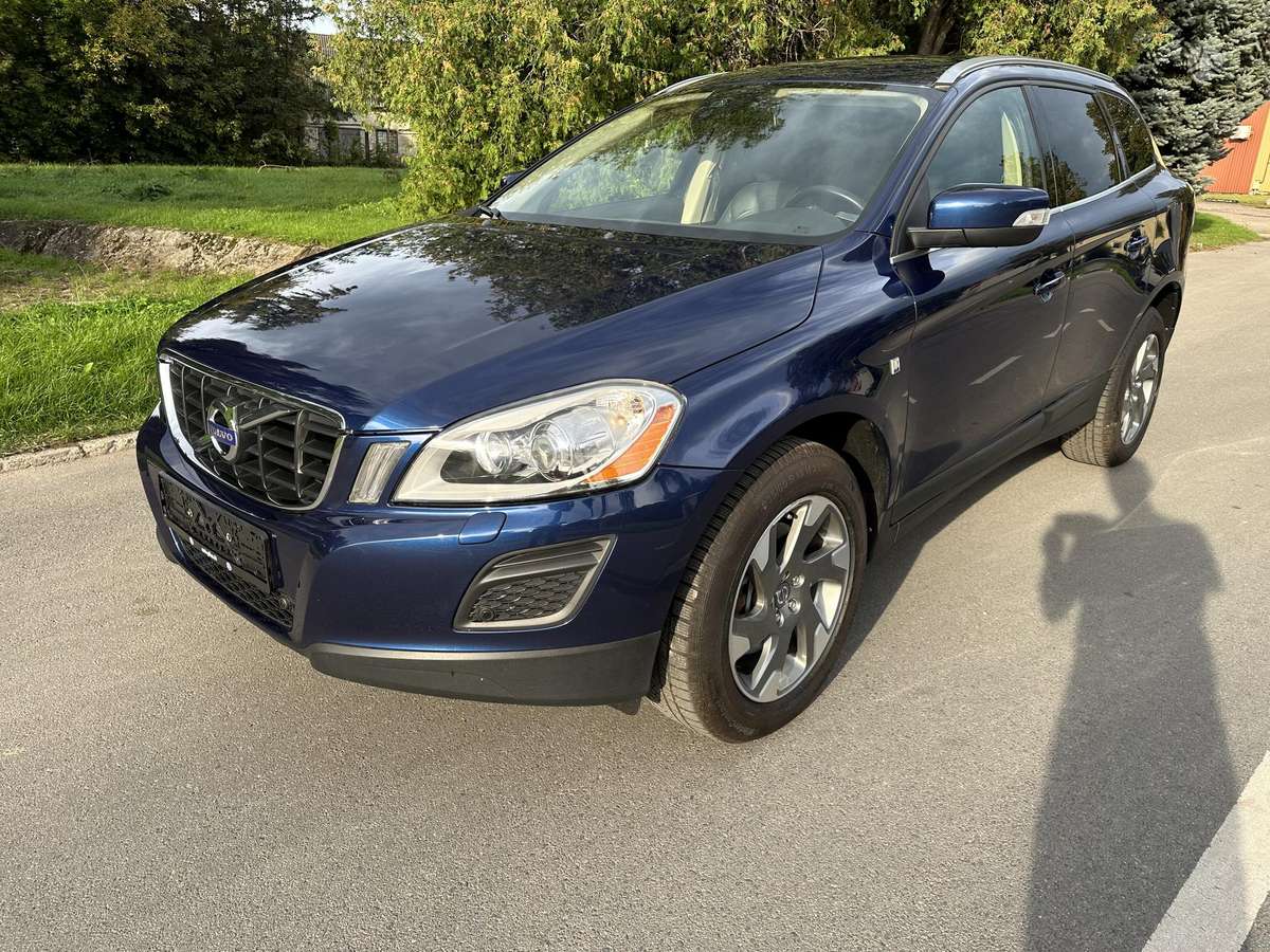 Volvo XC60, 2.4 l., mpv / minivan