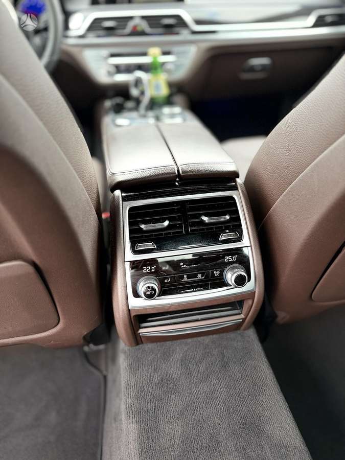 BMW 740, 3.0 l., Седан