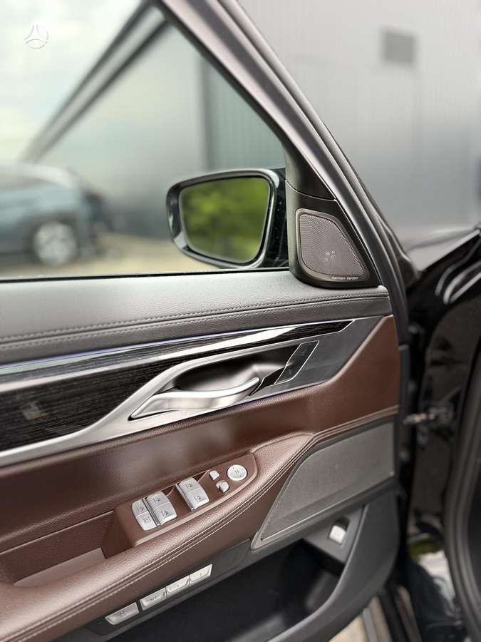 BMW 740, 3.0 l., Седан