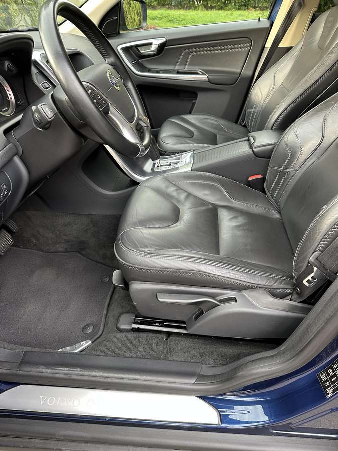 Volvo XC60, 2.4 l., Минивэн
