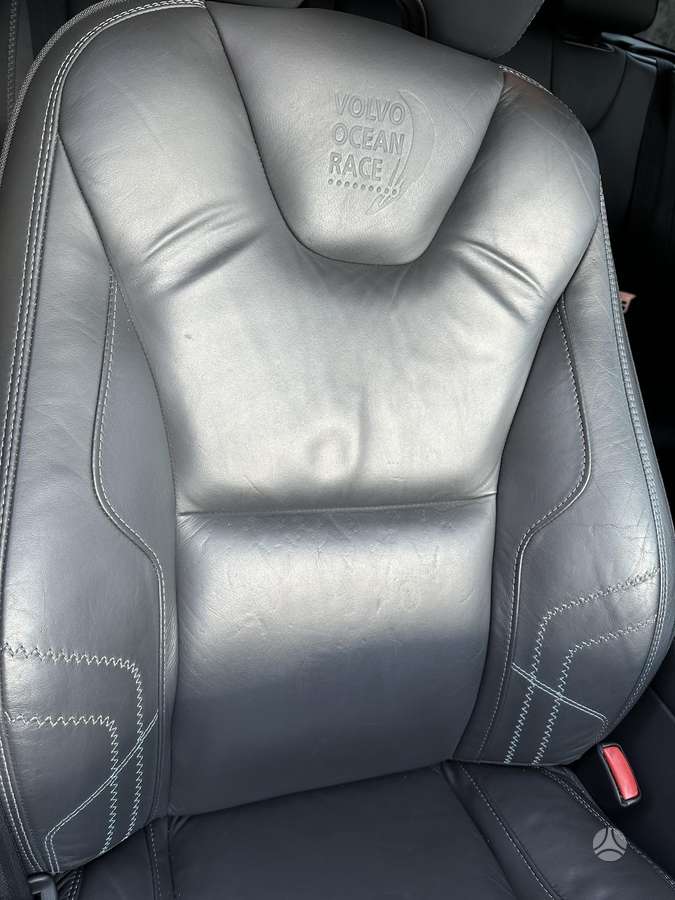Volvo XC60, 2.4 l., mpv / minivan