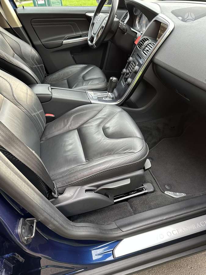 Volvo XC60, 2.4 l., Минивэн