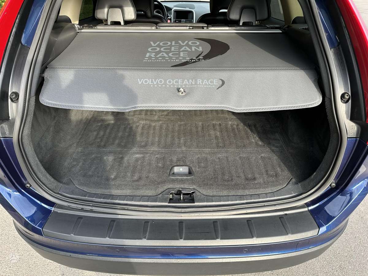 Volvo XC60, 2.4 l., mpv / minivan