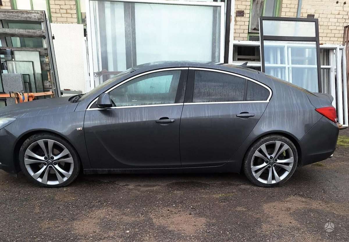 Opel Insignia, 2.0 l., Хэтчбек