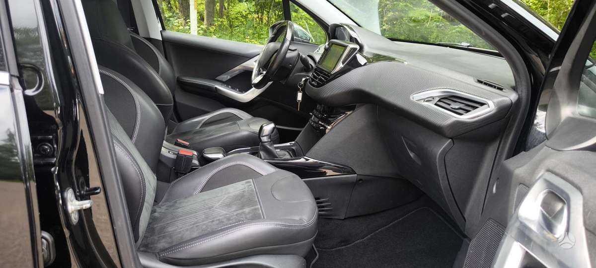 Peugeot 2008 - 11