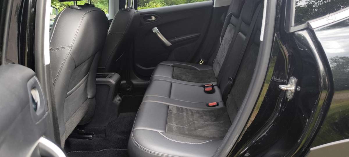 Peugeot 2008 - 7