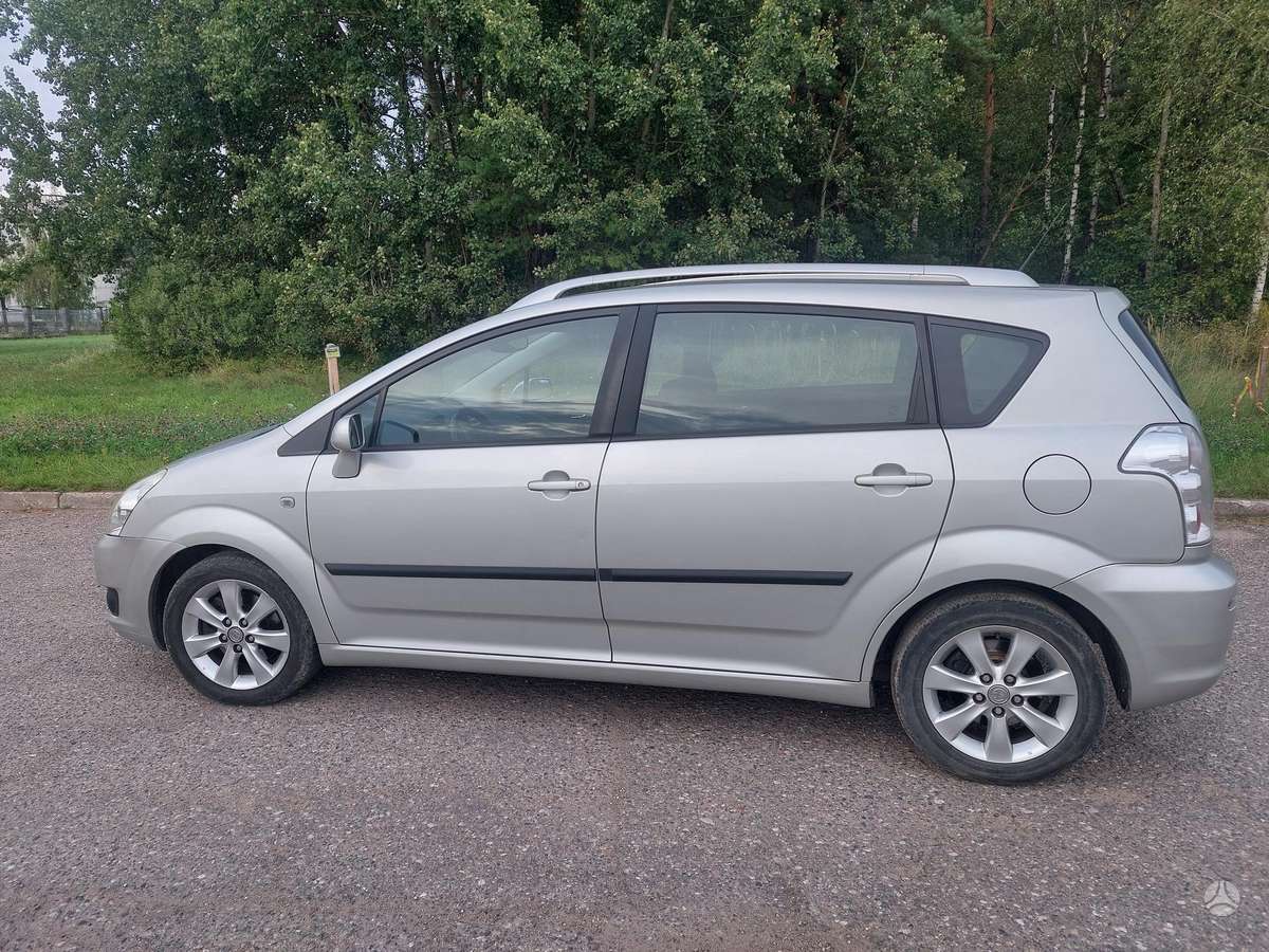 Toyota Corolla Verso - 1