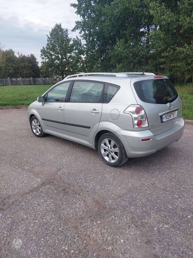 Toyota Corolla Verso - 2