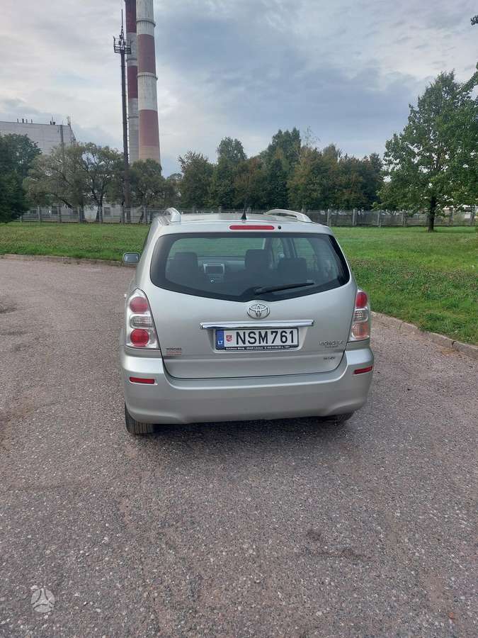 Toyota Corolla Verso - 3