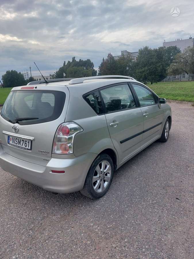 Toyota Corolla Verso - 4