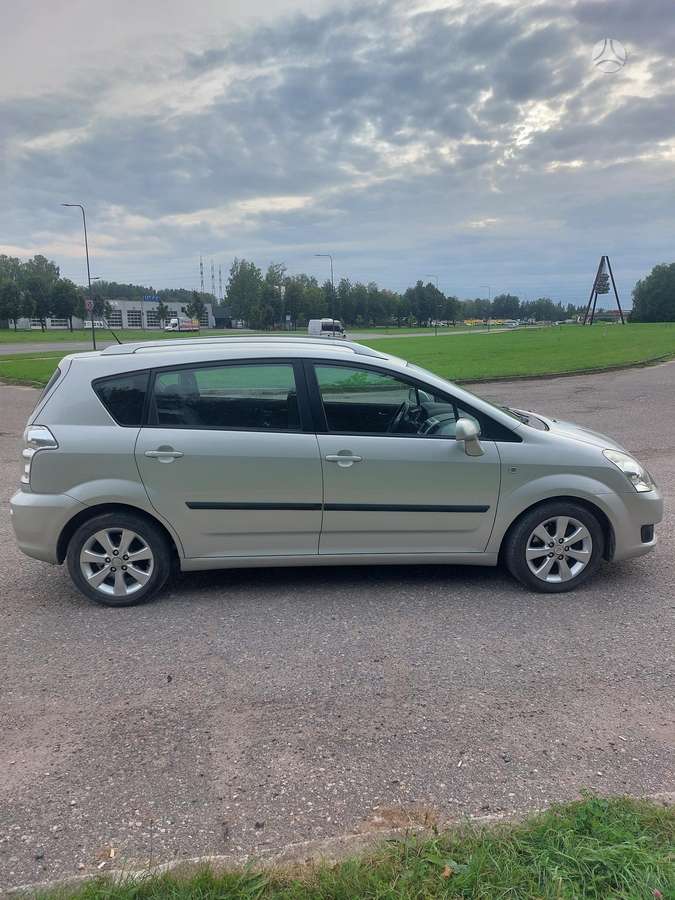Toyota Corolla Verso - 5