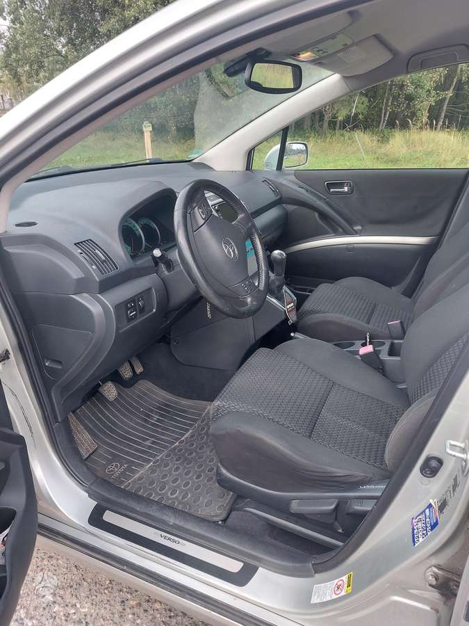Toyota Corolla Verso - 9