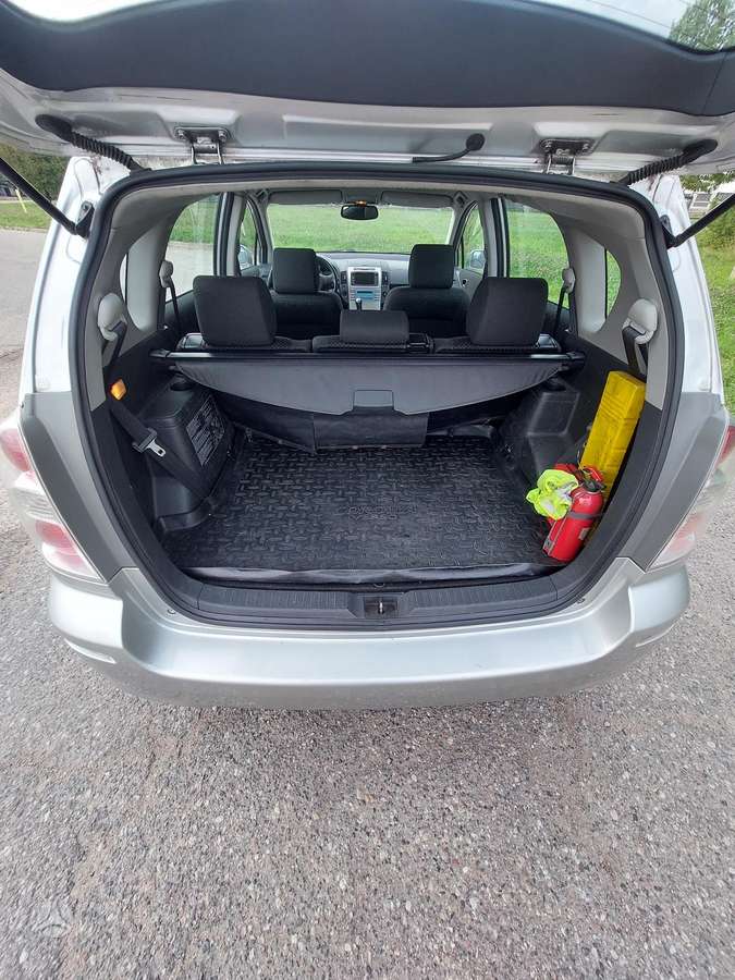 Toyota Corolla Verso - 11