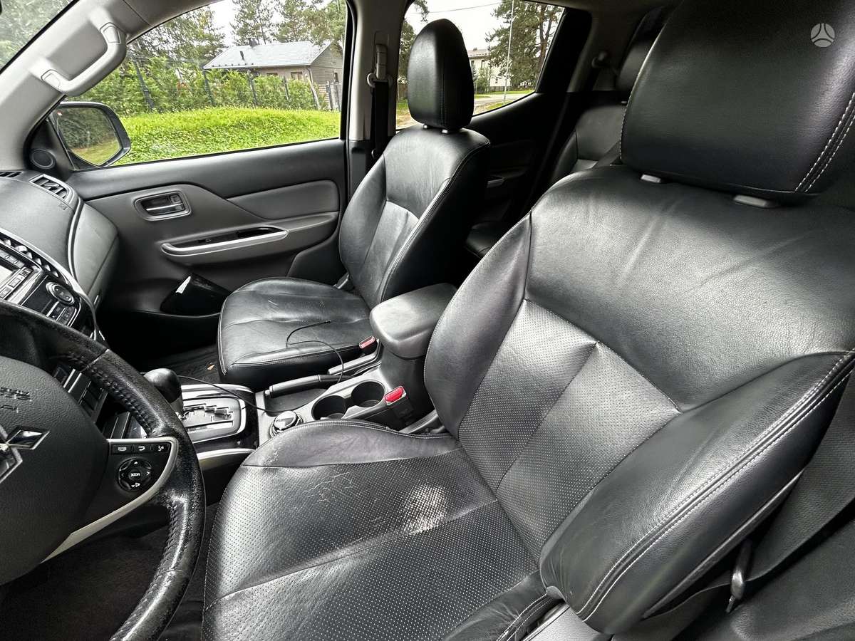 Mitsubishi L200, 2.4 l., Пикап