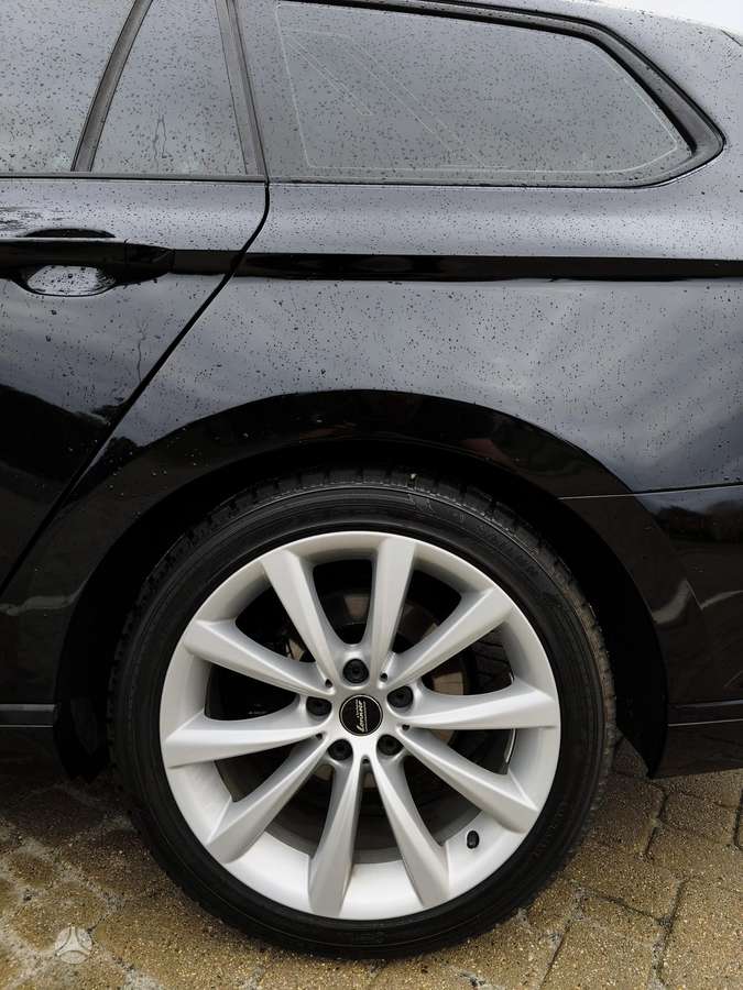 Volkswagen Passat - 10