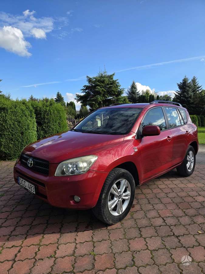 Toyota RAV4 - 1