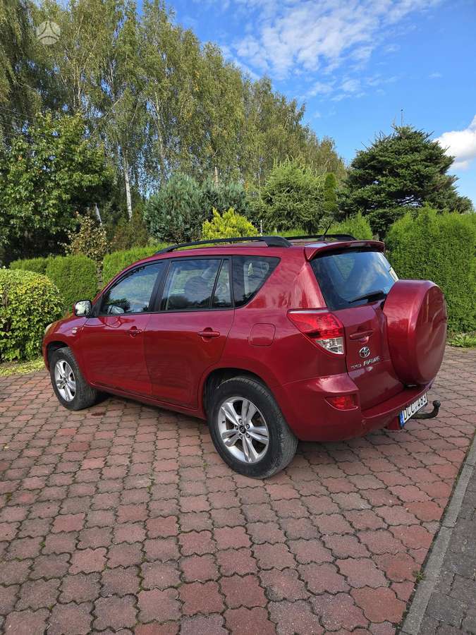 Toyota RAV4 - 8