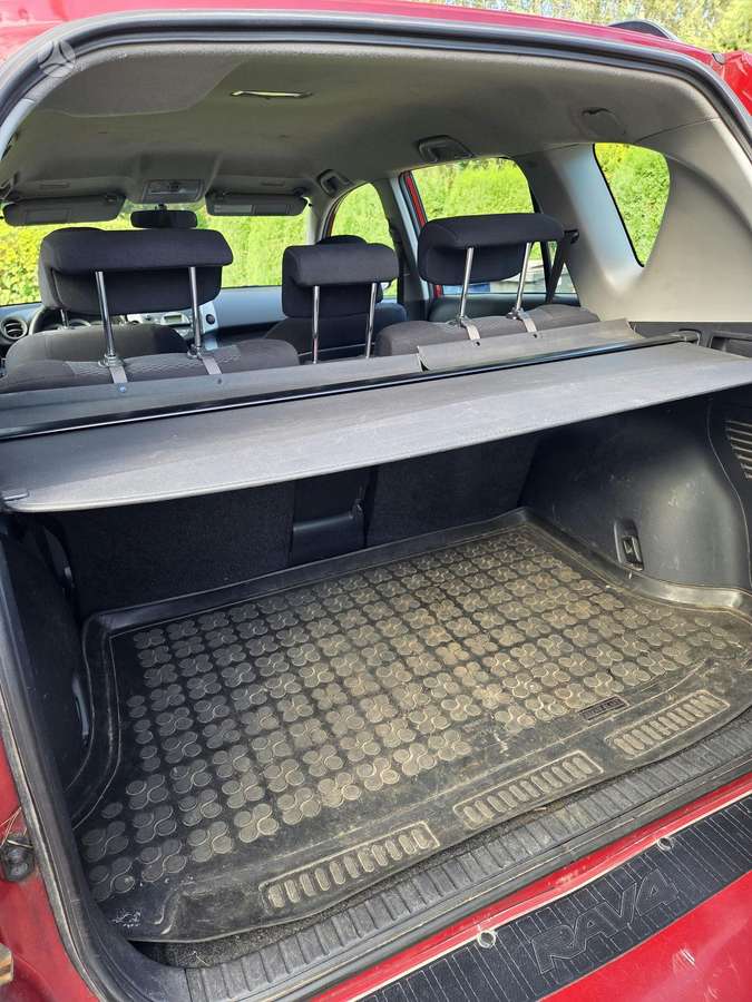 Toyota RAV4 - 11