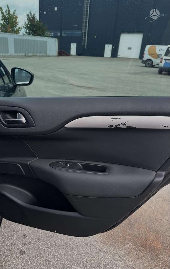 Citroen C4, 1.6 l., hatchback