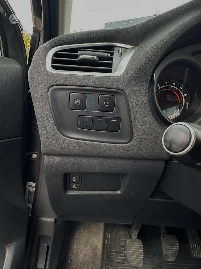 Citroen C4, 1.6 l., hatchback