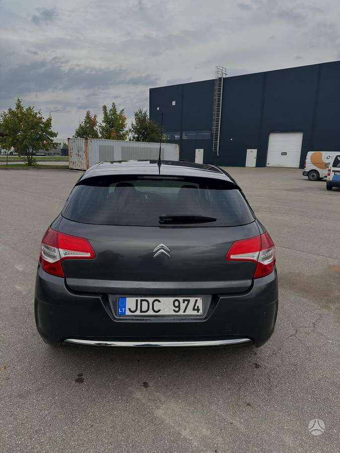 Citroen C4, 1.6 l., hatchback