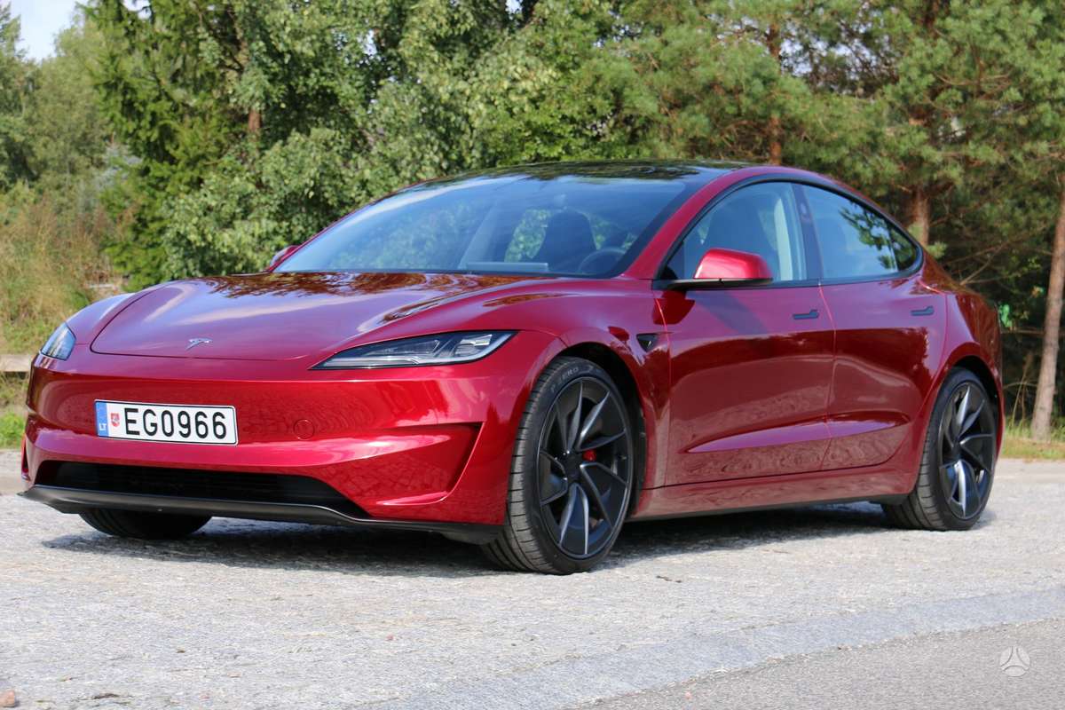 Tesla Model 3, 79 kWh, hatchback
