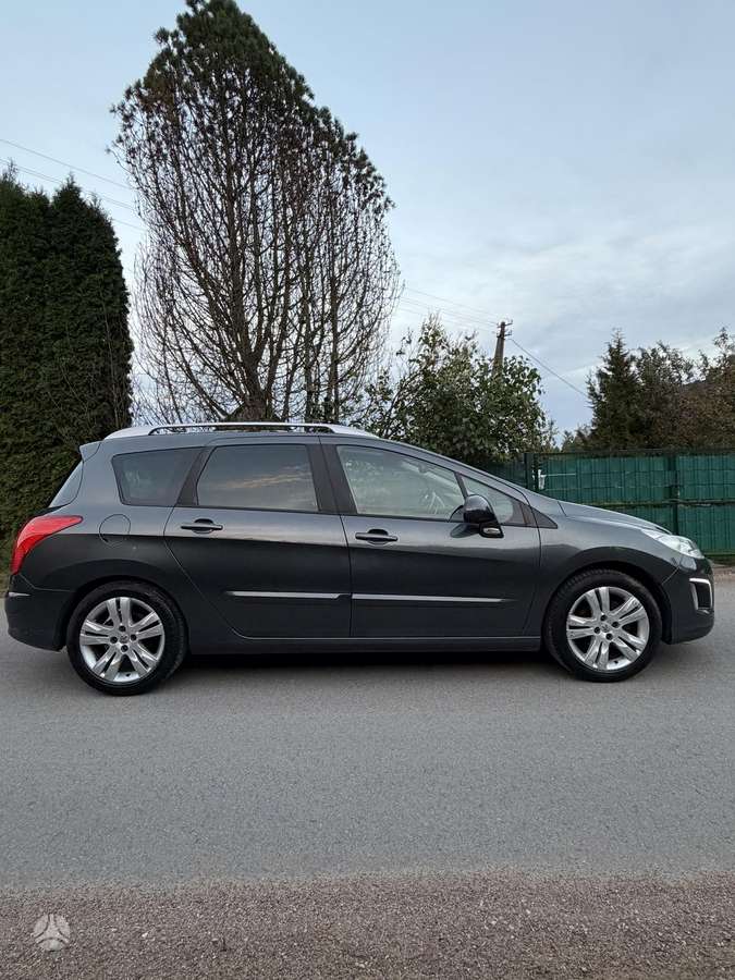 Peugeot 308 - 8