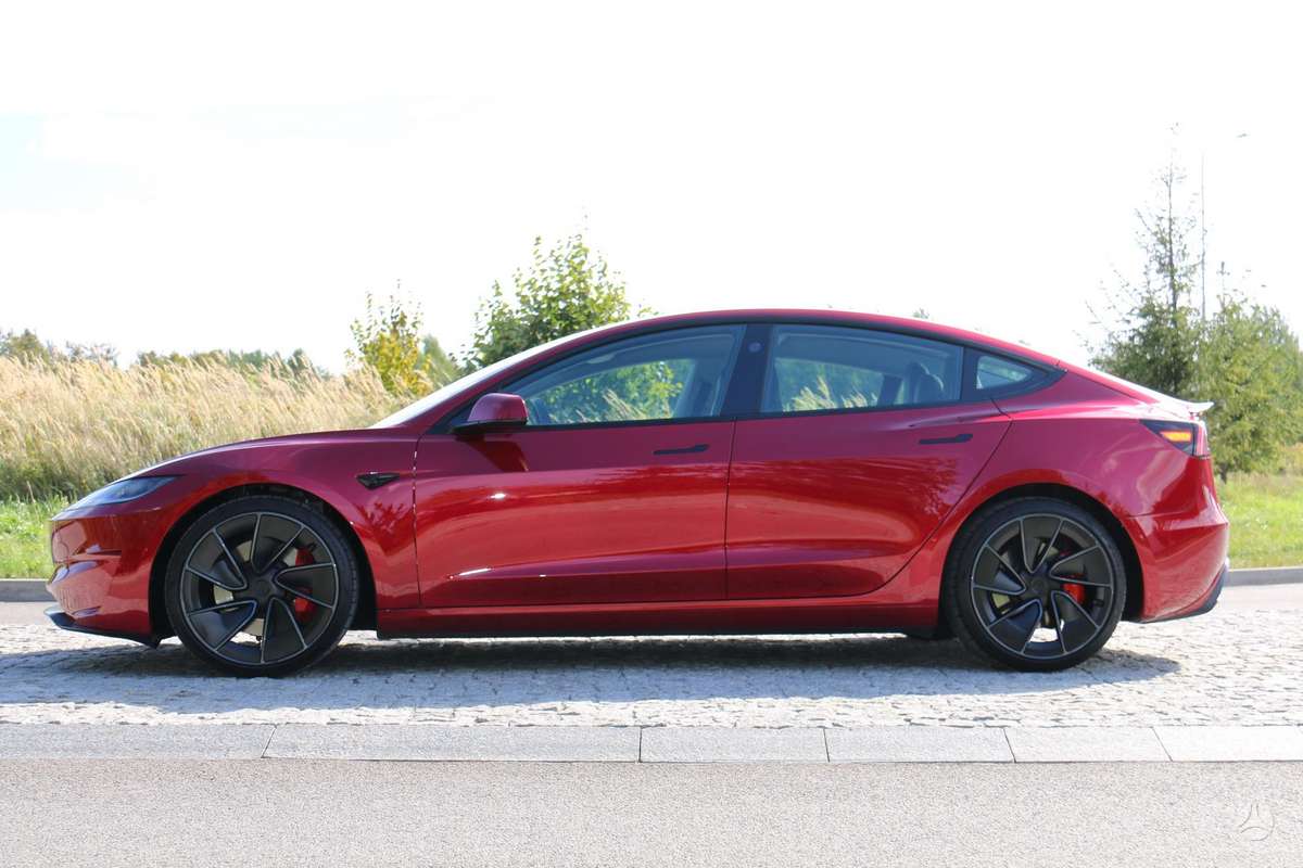 Tesla Model 3, 79 kWh, hatchback