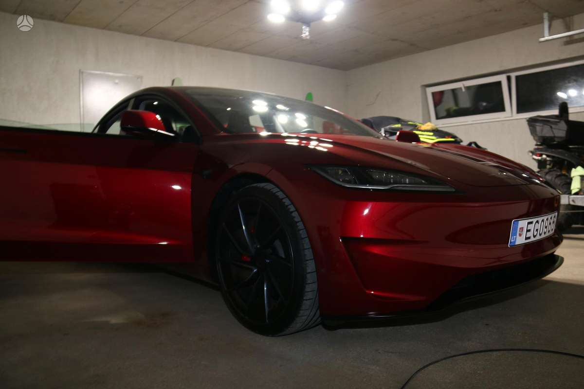 Tesla Model 3, 79 kWh, hatchback