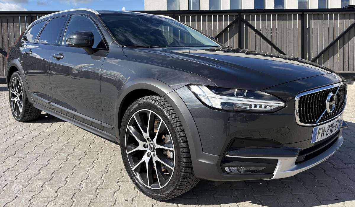 Volvo V90 Cross Country - 2