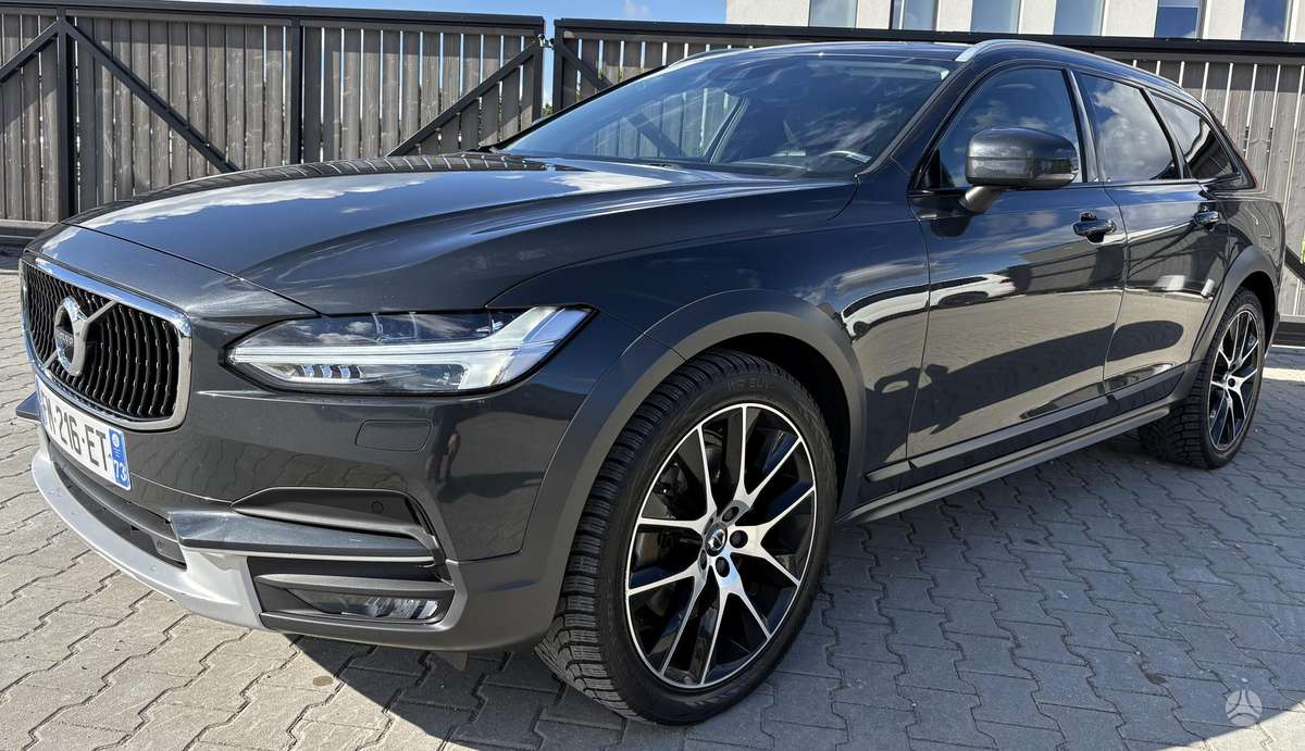 Volvo V90 Cross Country - 4