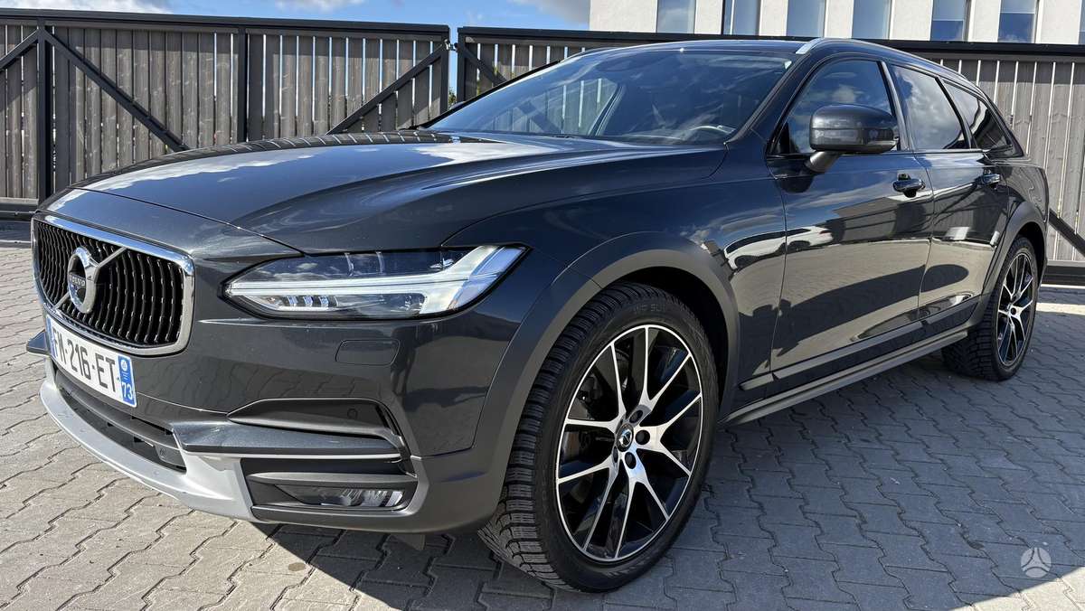 Volvo V90 Cross Country - 5