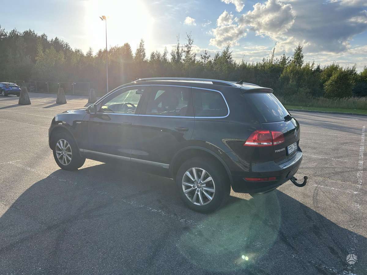 Volkswagen Touareg - 2