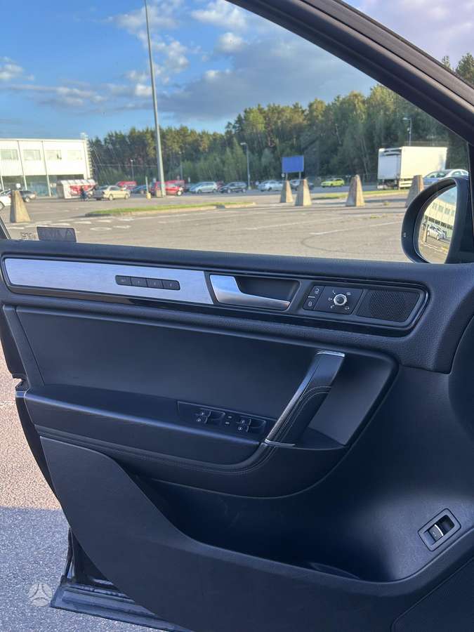Volkswagen Touareg - 11