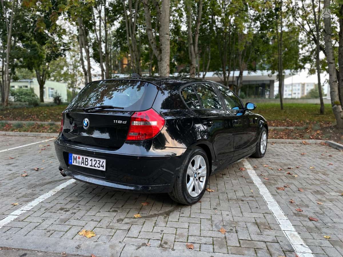 BMW 118 - 2