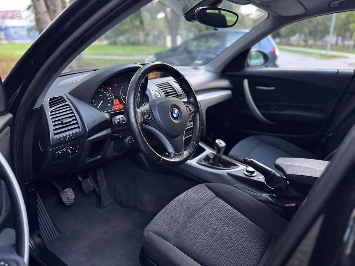 BMW 118, 2.0 l., hatchback