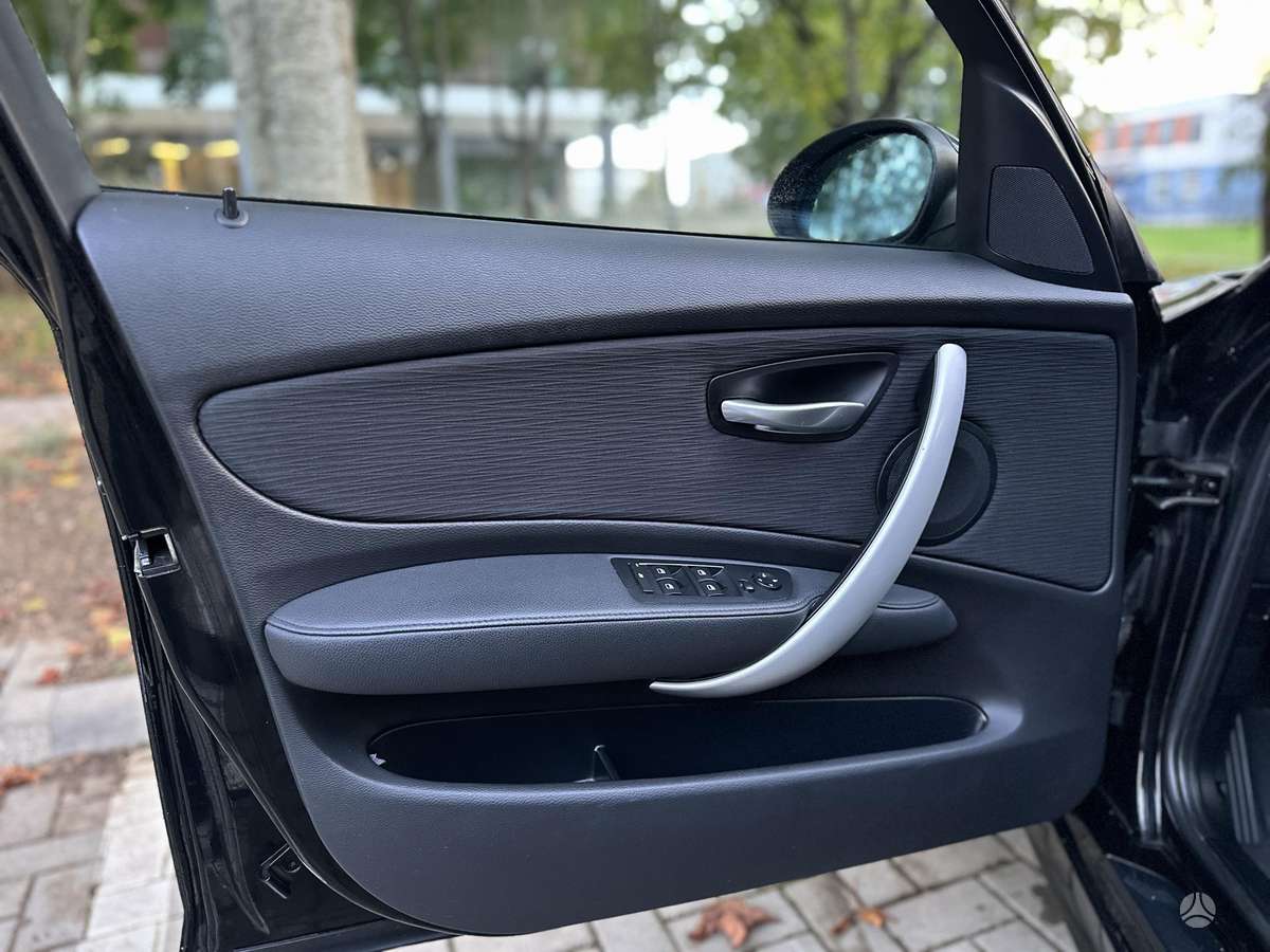 BMW 118, 2.0 l., hatchback