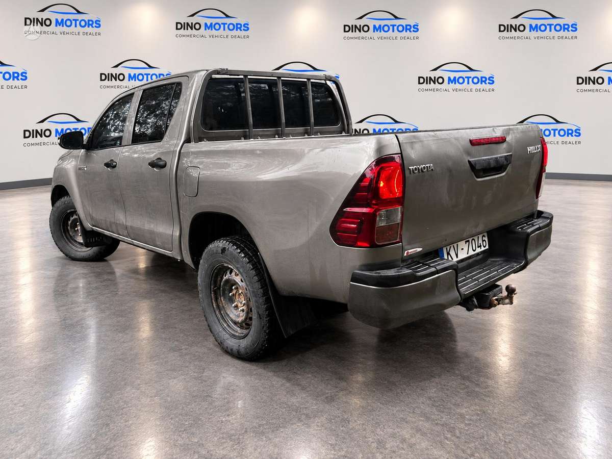 Toyota Hilux - 5