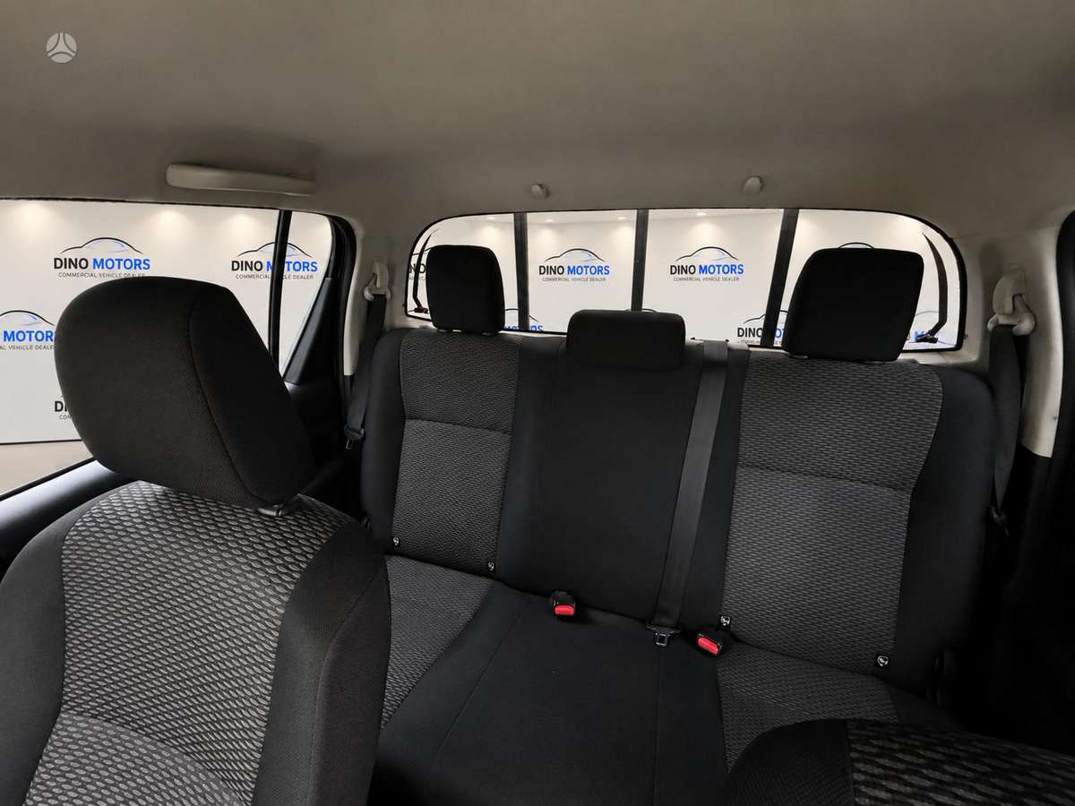 Toyota Hilux - 10