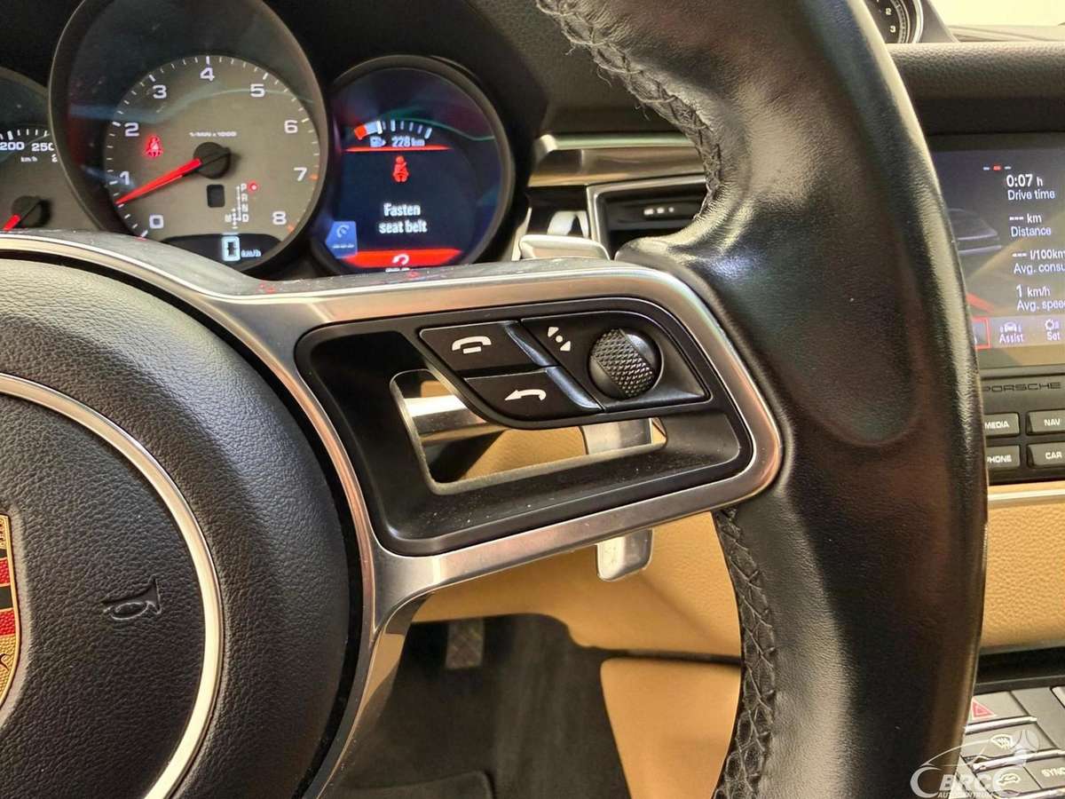 Porsche Macan, 3.0 l., off-road / crossover
