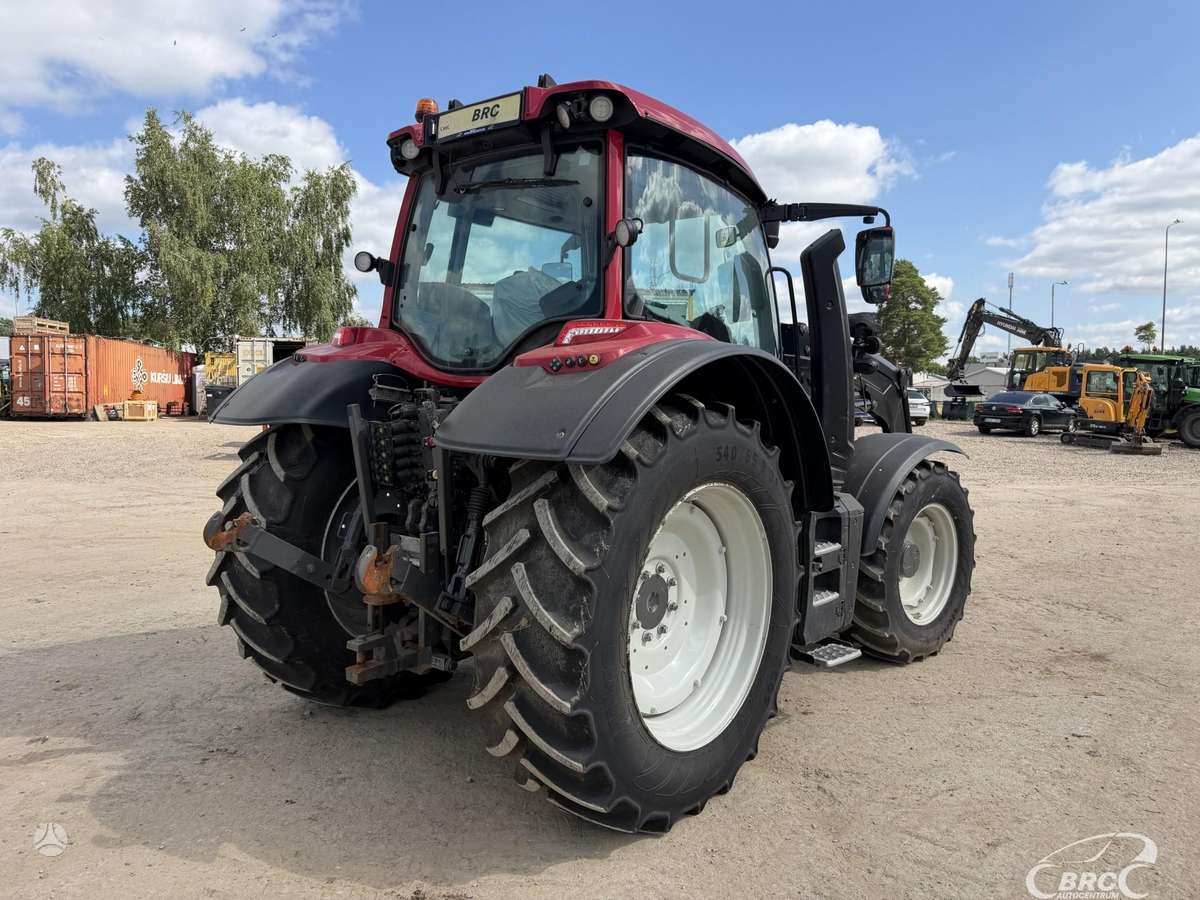Valtra N155E Frontalinis krautuvas .., тракторы
