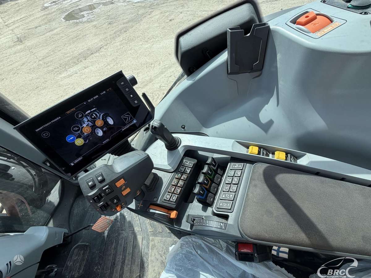 Valtra N155E Frontalinis krautuvas .., traktoriai