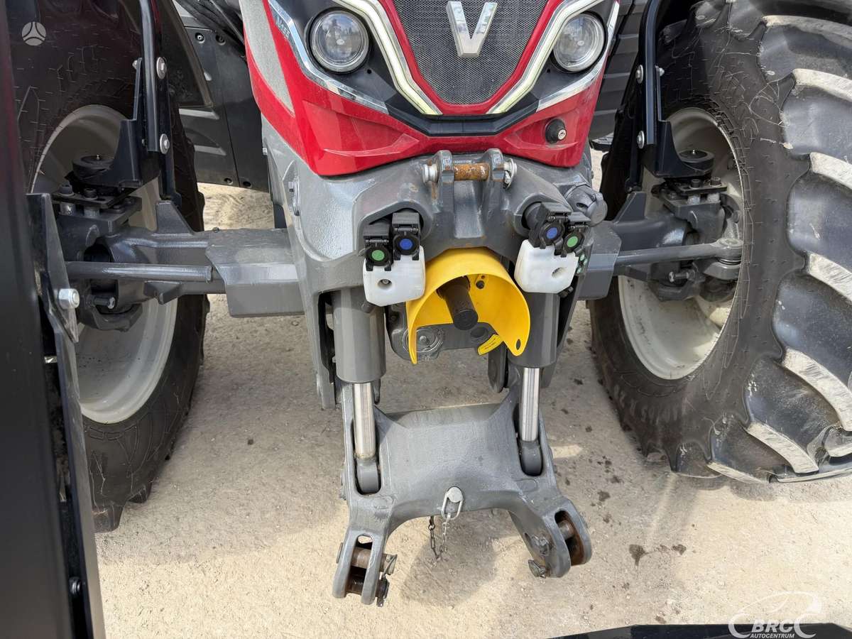 Valtra N155E Frontalinis krautuvas .., traktoriai
