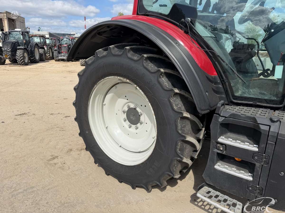 Valtra N155E Frontalinis krautuvas .., traktoriai