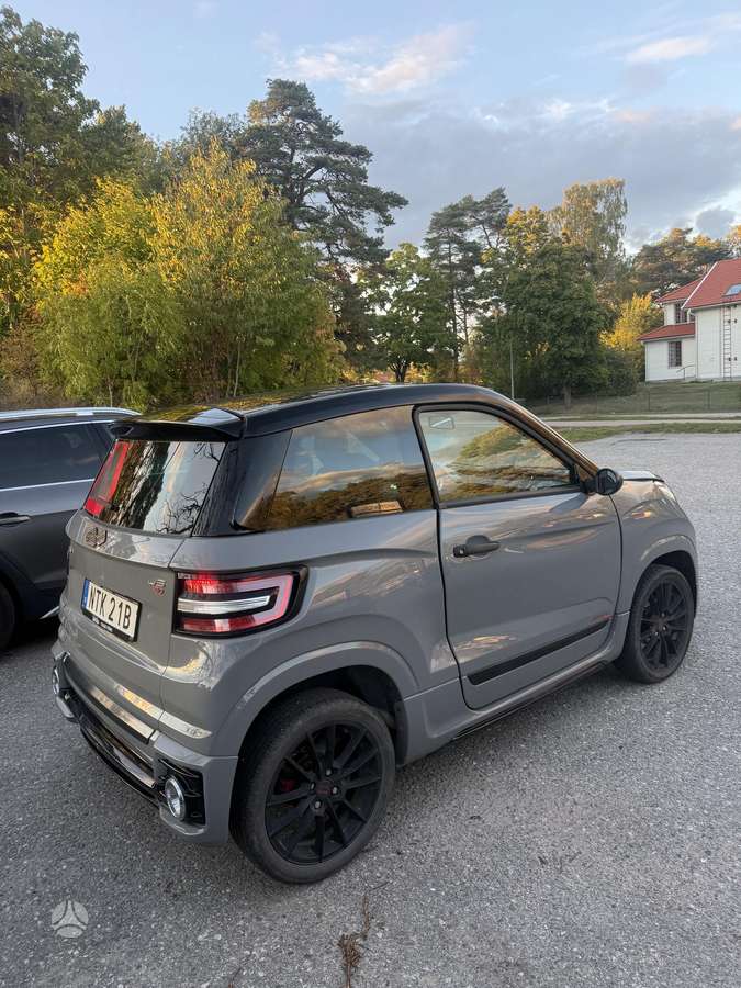 Ligier JS60, 0.5 l., hatchback
