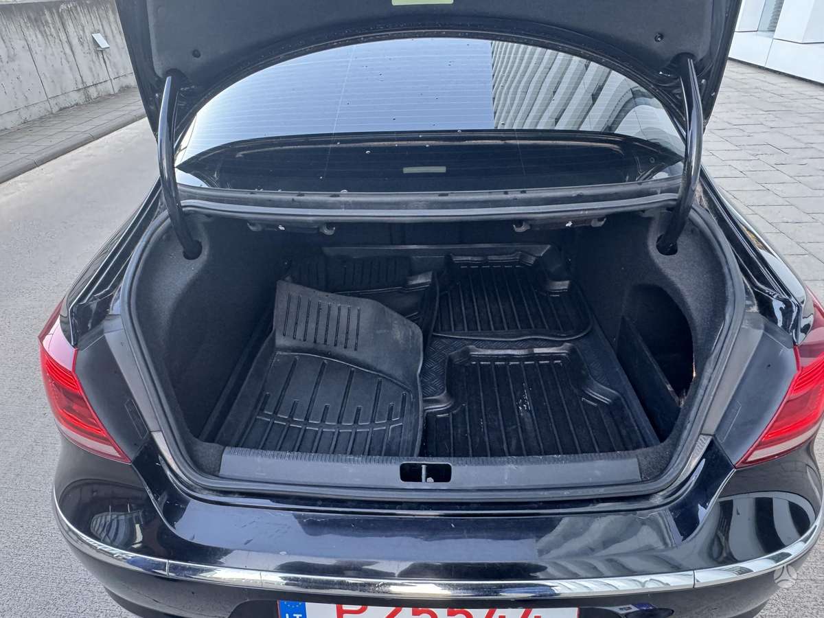 Volkswagen CC, Седан