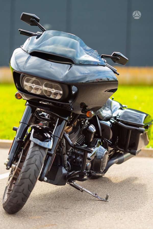 Harley-Davidson FLTR 1923cc, touring / sport touring