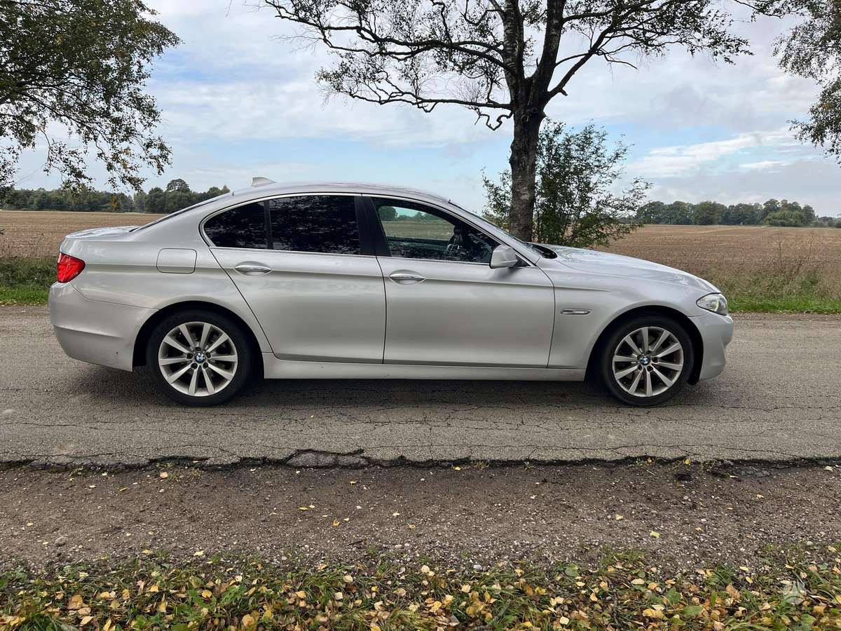 BMW 520, 2.0 l., Седан