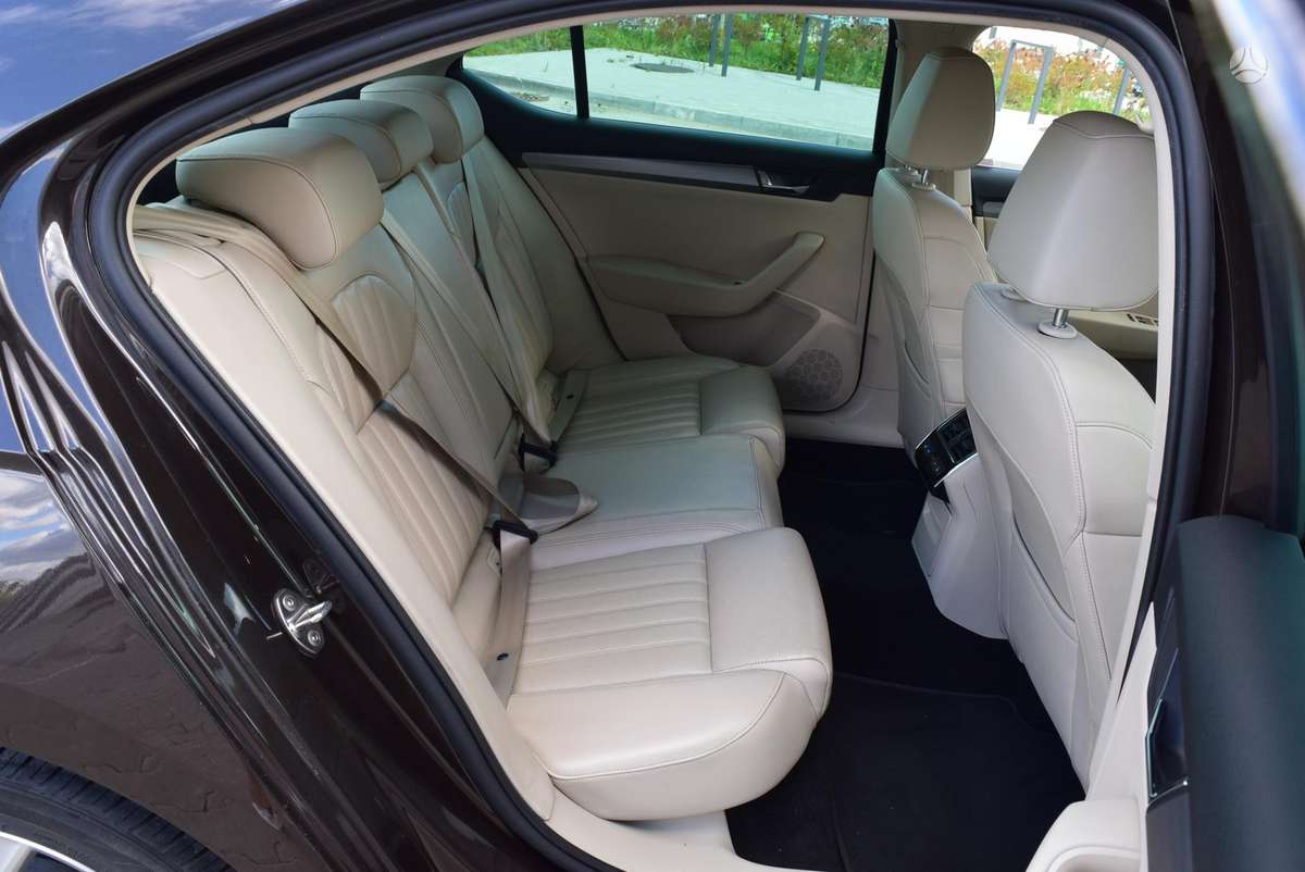 Škoda Superb - 10